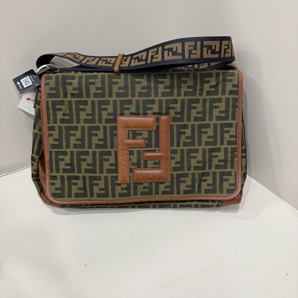 95新 FENDI/芬迪 【龙】老花帆布翻盖斜挎包
