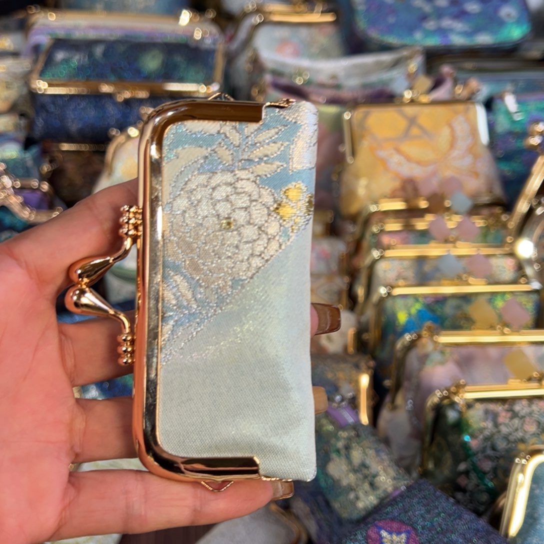 拥****蚕丝福利口红盒子