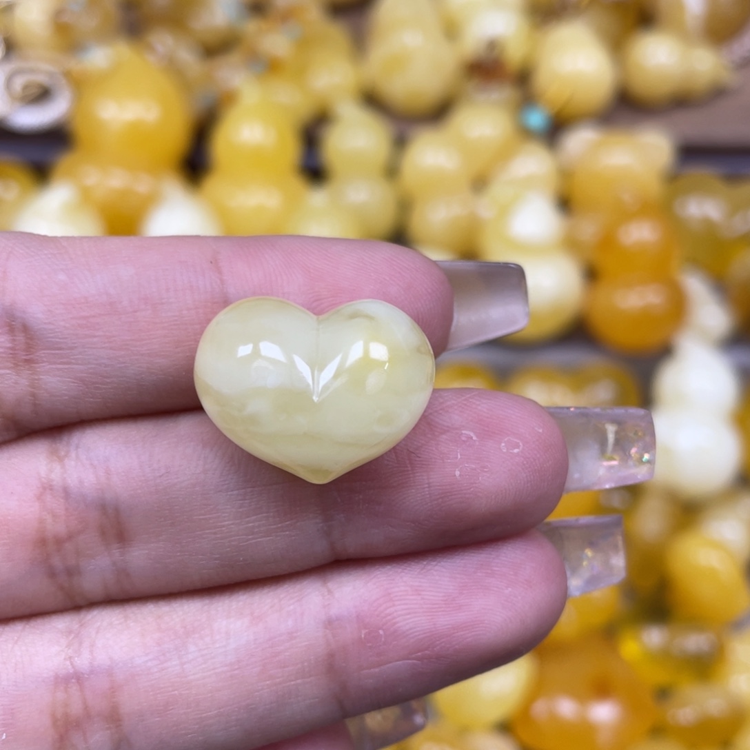 琥珀未镶嵌珠宝奇石