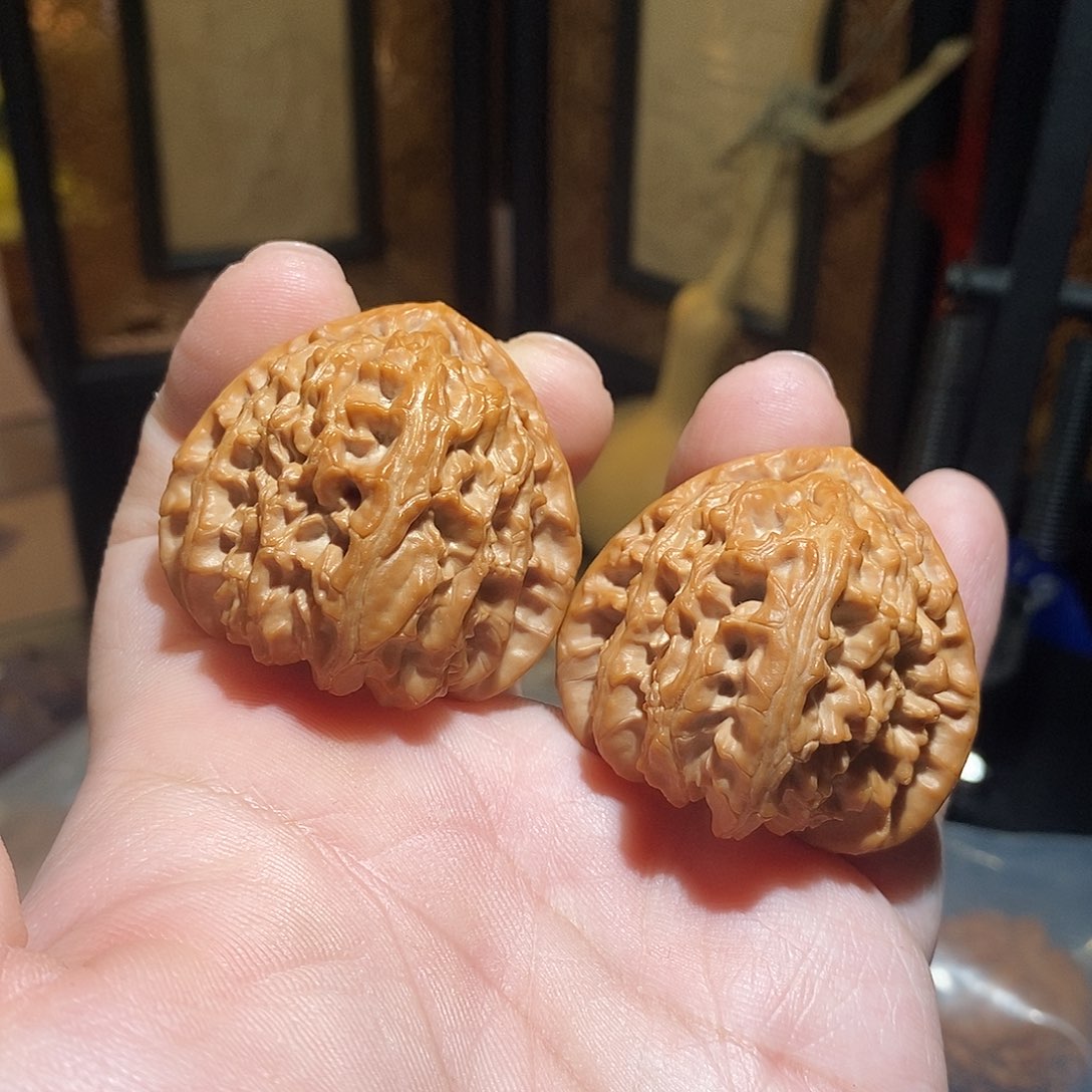 文玩核桃把件42三角白