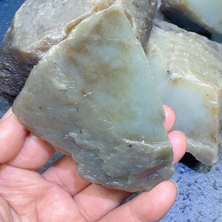 和田玉未镶嵌珠宝半成品