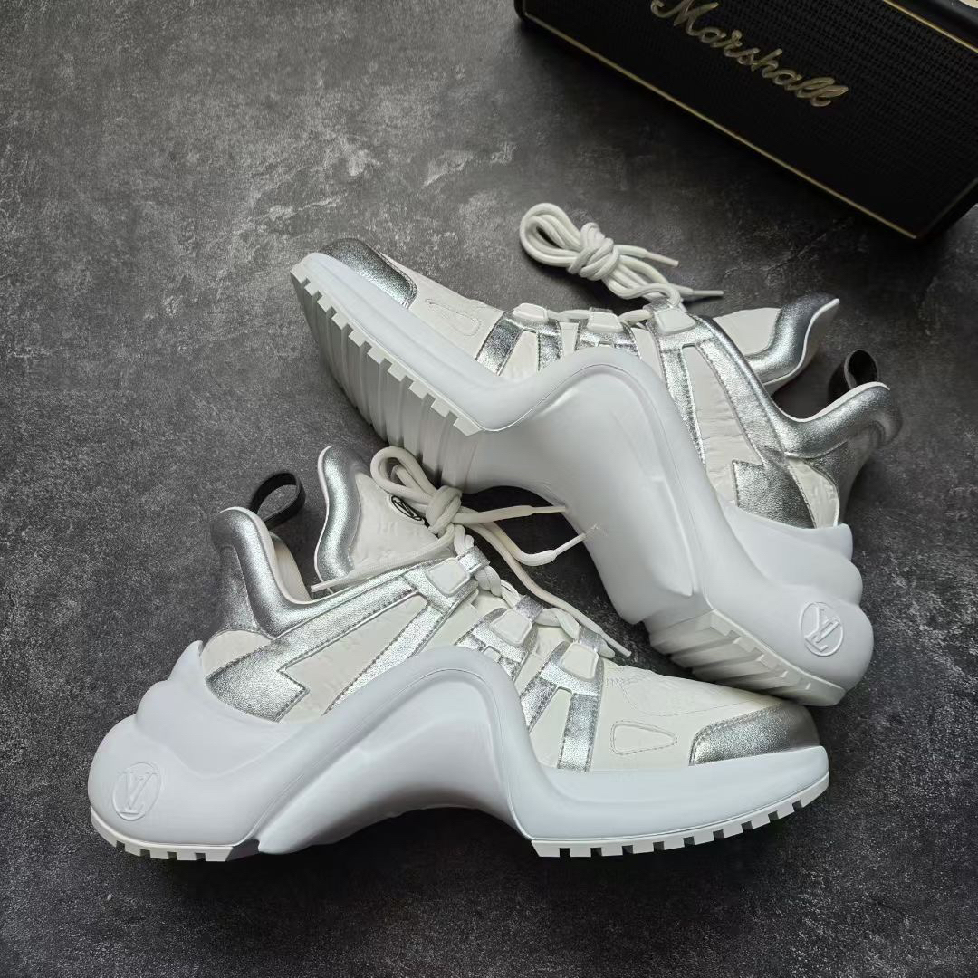 未使用 LouisVuitton/路易威登 41码 ARCHLIGHT 白银满印老爹鞋 