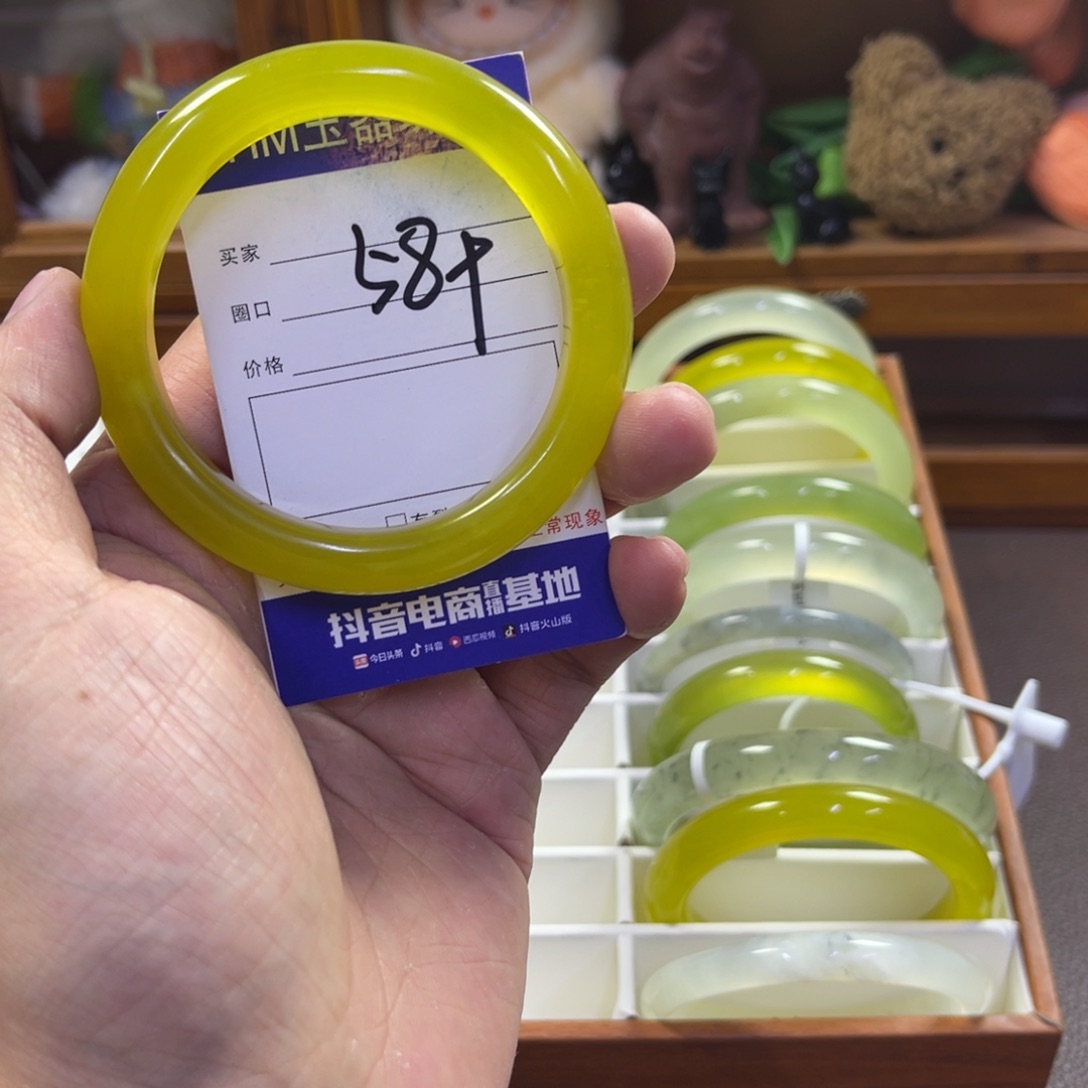 蛇纹石玉未镶嵌手镯564