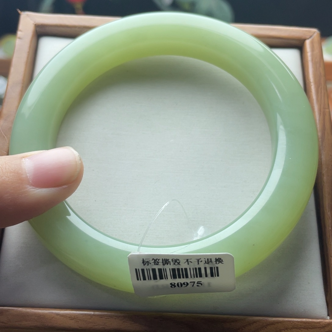 【闪购商品】和田玉手镯未镶嵌63