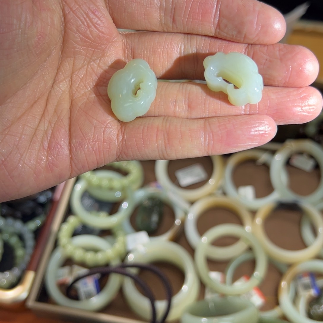 吊坠(赠链)未镶嵌和田玉喜**生