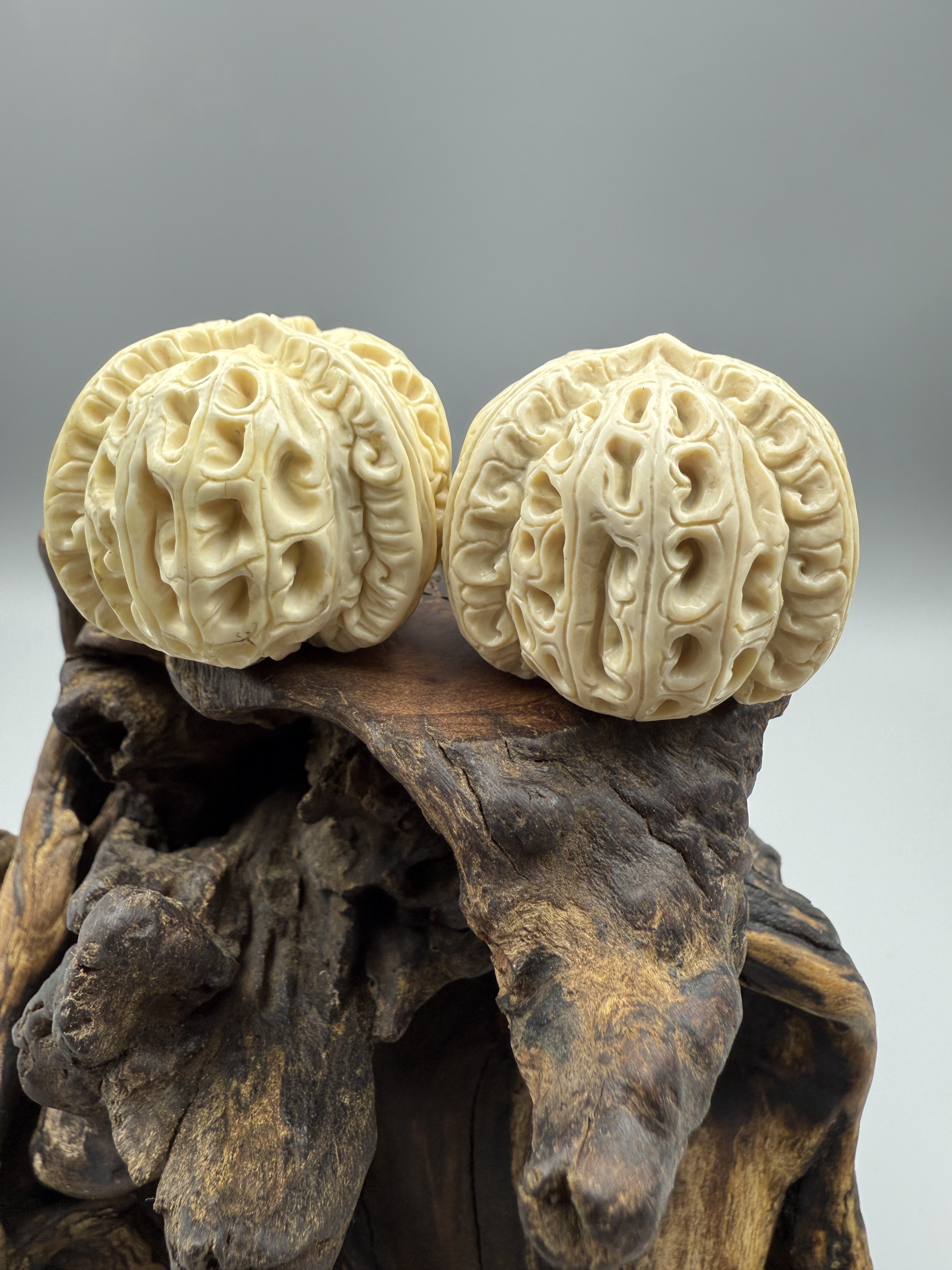 m50759天然猛犸手工雕刻核桃尺寸36尺寸40x34mm克价18