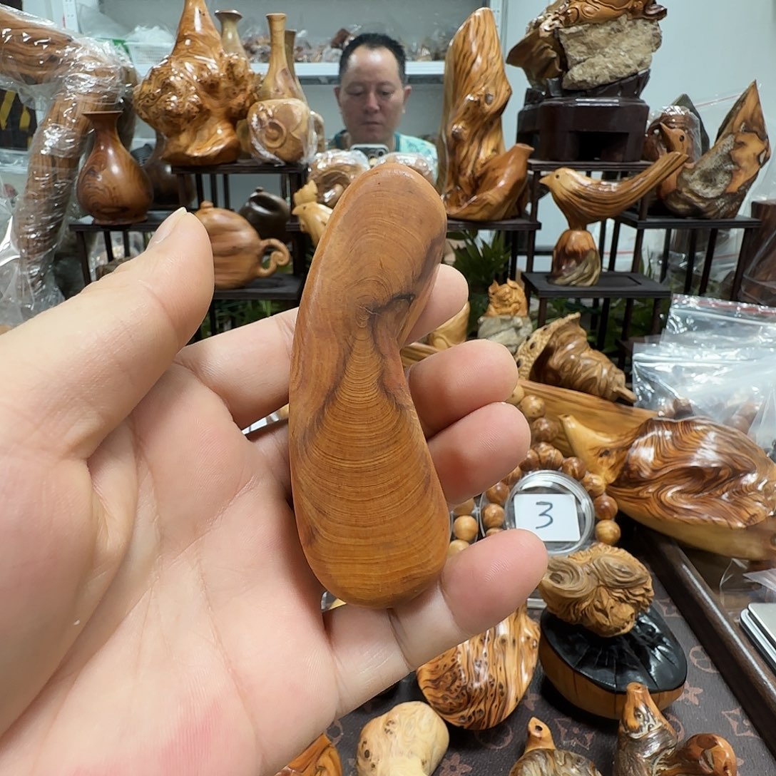 柏木（崖柏）开播福利太行陈化黑油闻香手把件