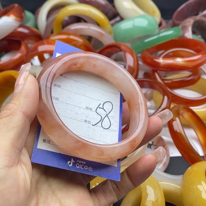 石英质玉手镯未镶嵌