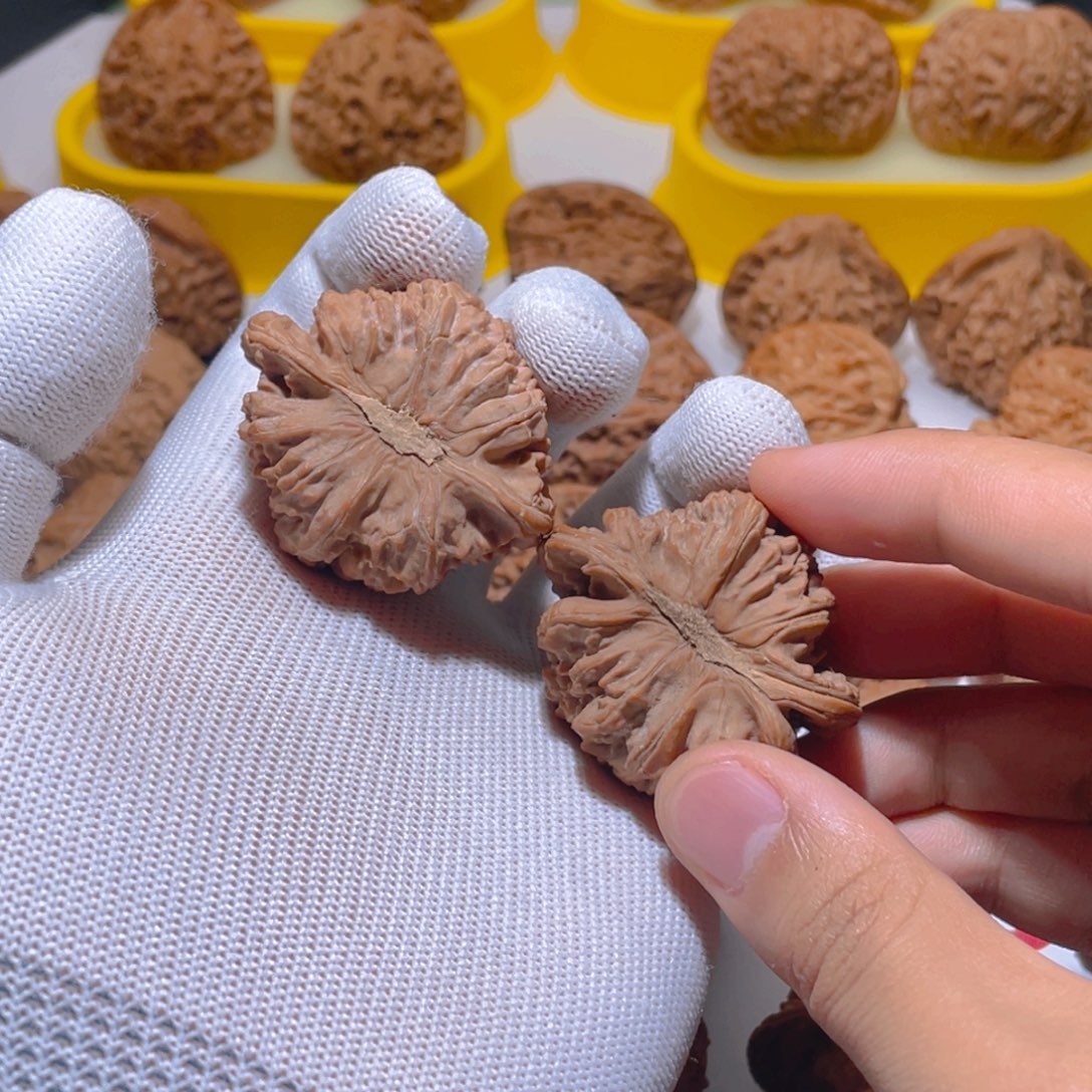 文玩核桃吊坠文玩核桃全品三角白44