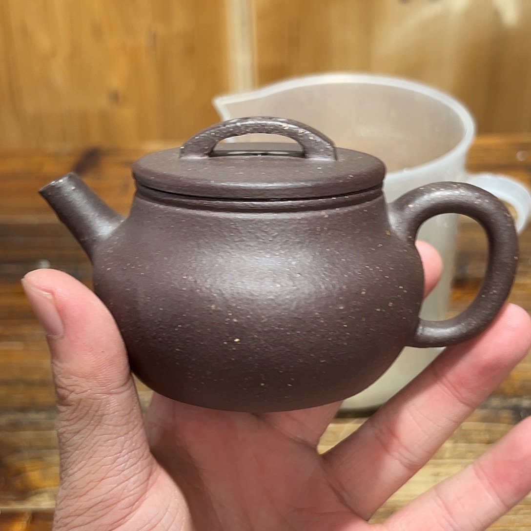 茶壶紫砂紫砂的味道很