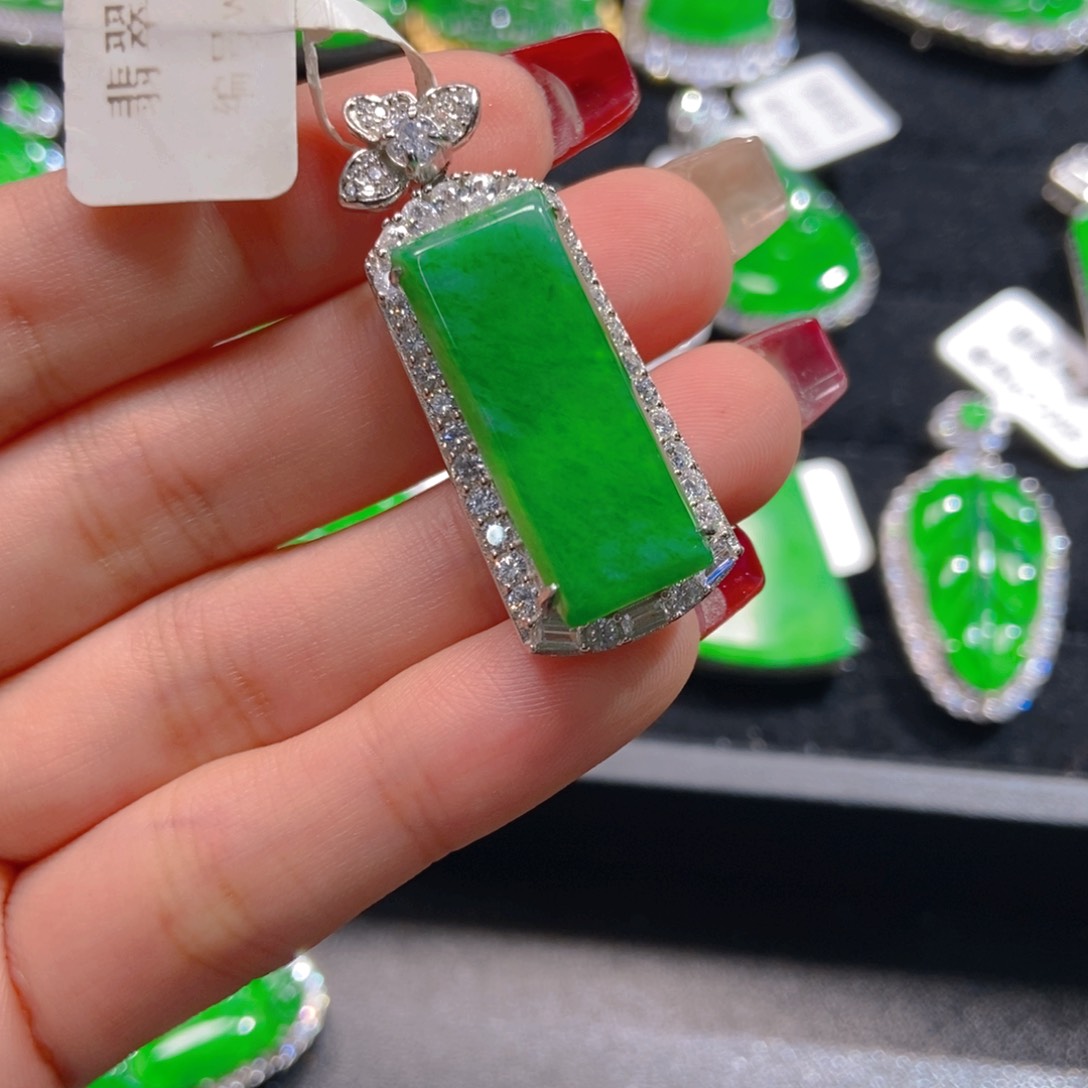 翡翠吊坠(不含链)未镶嵌