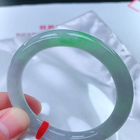 翡翠手镯未镶嵌翡翠手镯未镶嵌