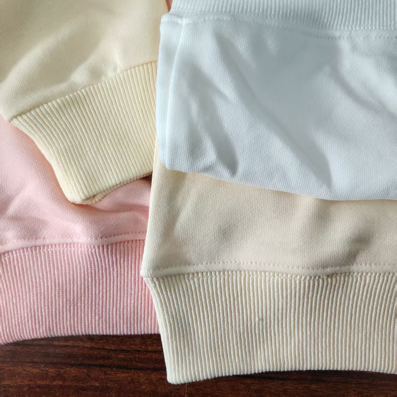 37-条纹狗卫衣春款