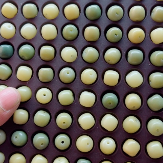 吊坠白玉菩提11-10青提桶珠100颗