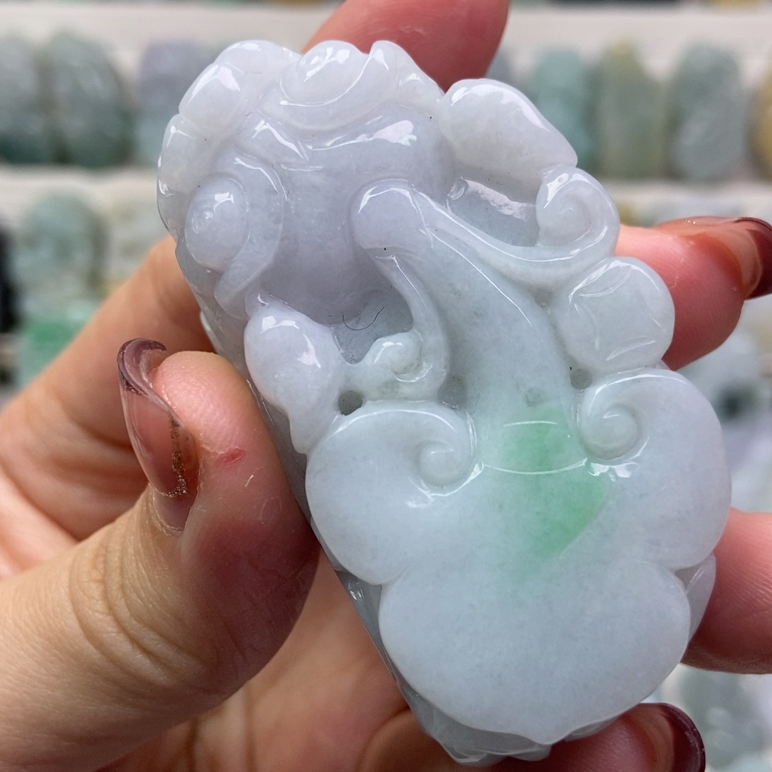 翡翠吊坠(赠链)未镶嵌