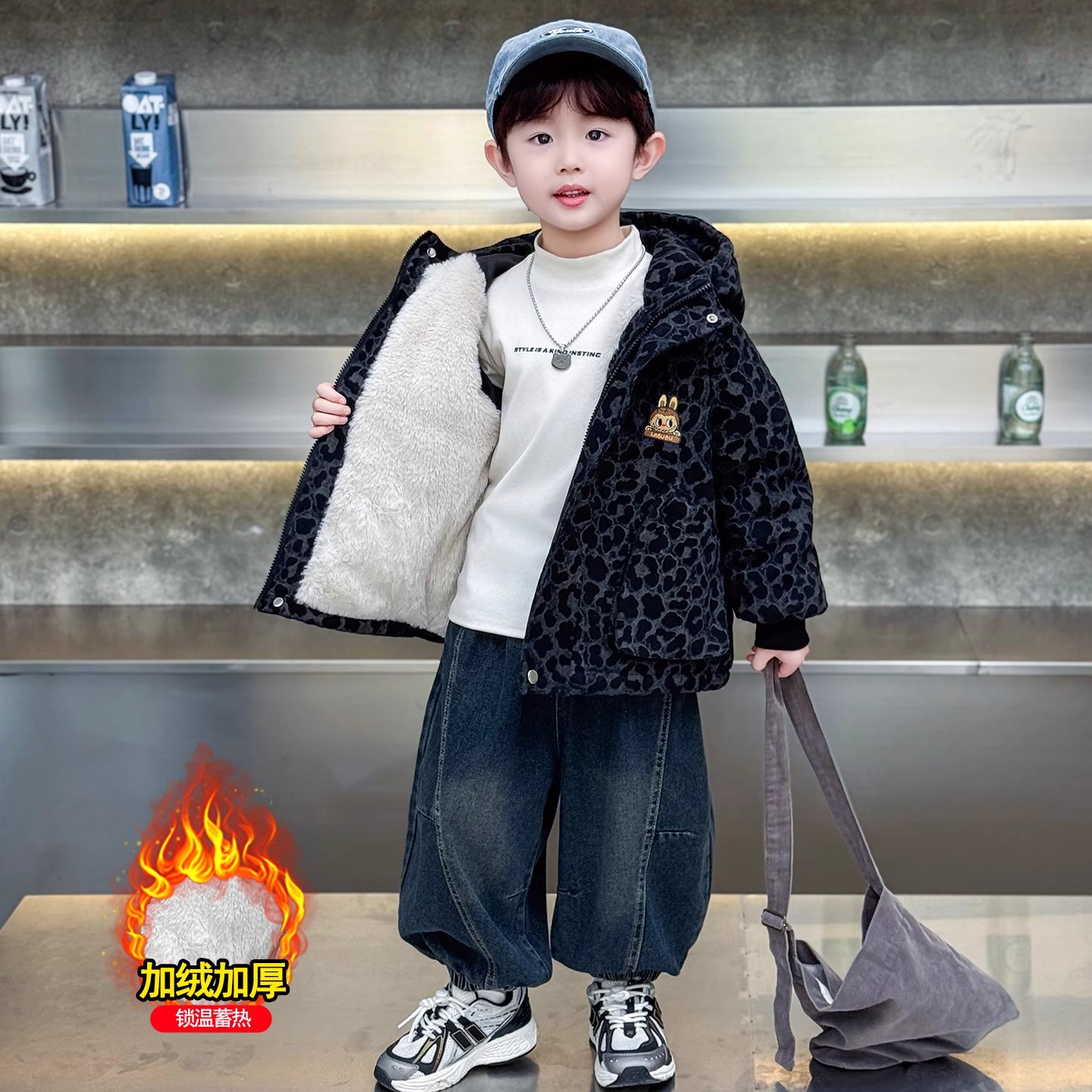 儿童装男童加绒外套2025新款洋气男宝宝秋冬款帅气炸街豹纹棉服潮