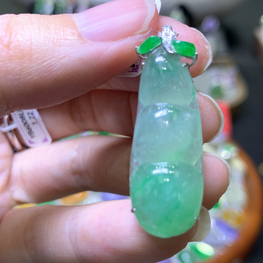 【闪购商品】翡翠颈饰18K金镶嵌翡翠吊坠项链