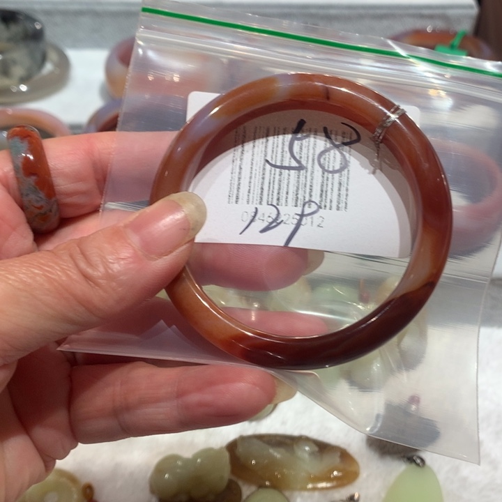 玛瑙/玉髓手镯未镶嵌58