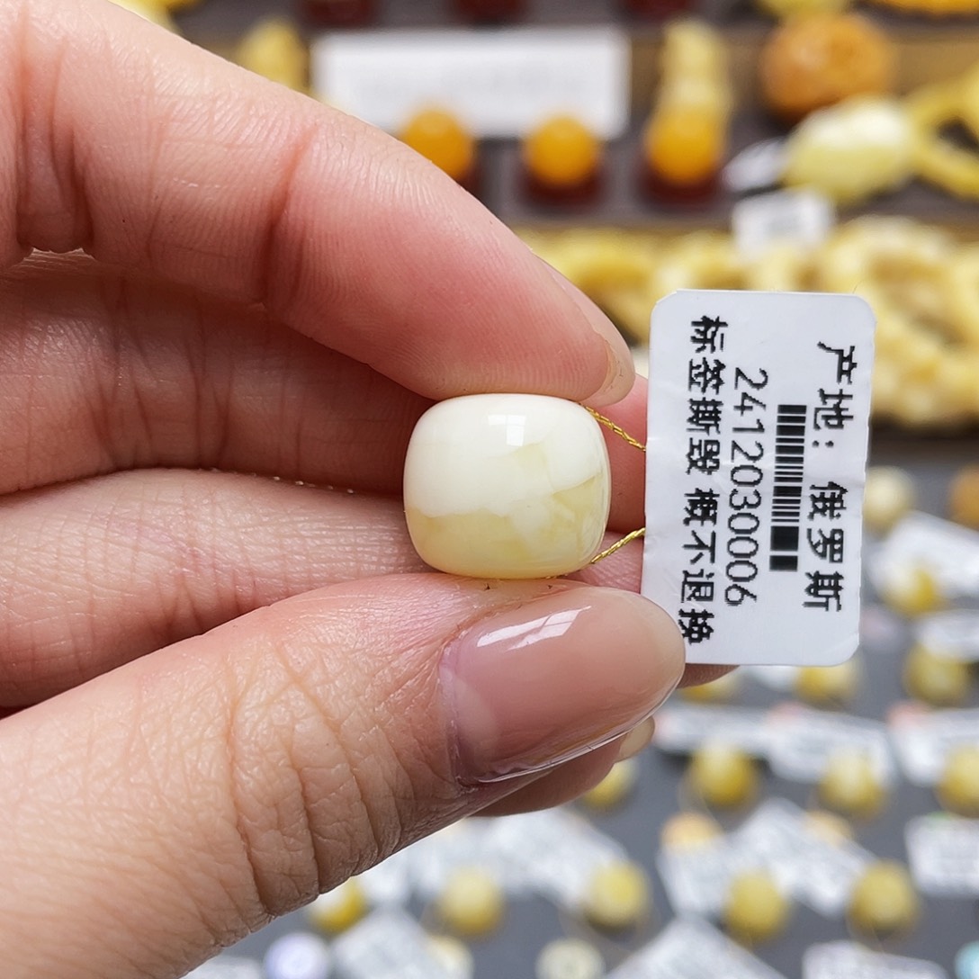 琥珀裸石未镶嵌蜜蜡老型13.5*12mm