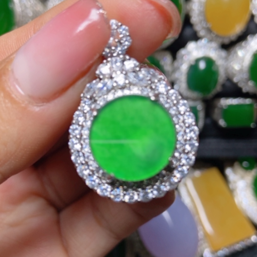 【闪购商品】翡翠挂件未镶嵌翡翠