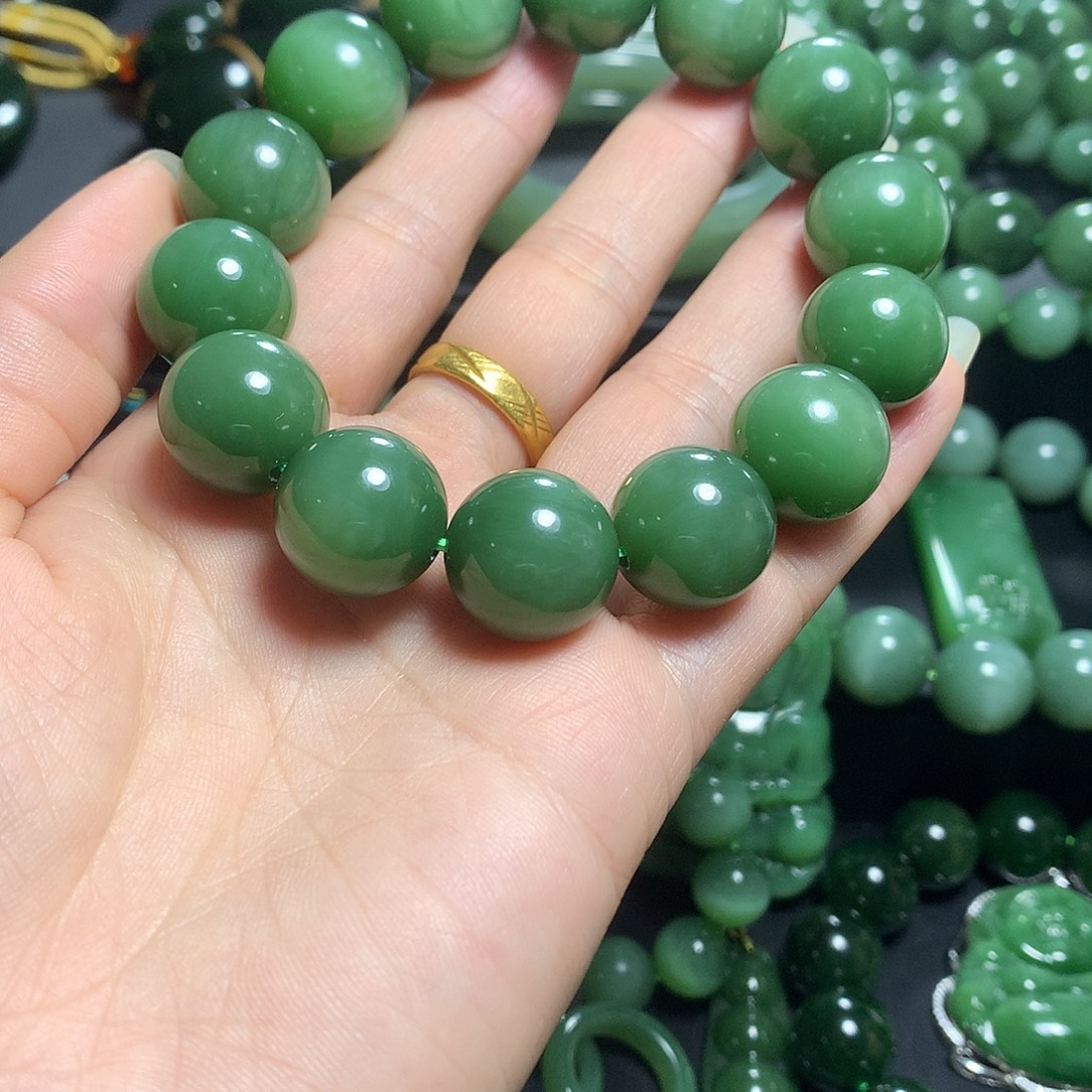 -***和田玉未镶嵌挂件