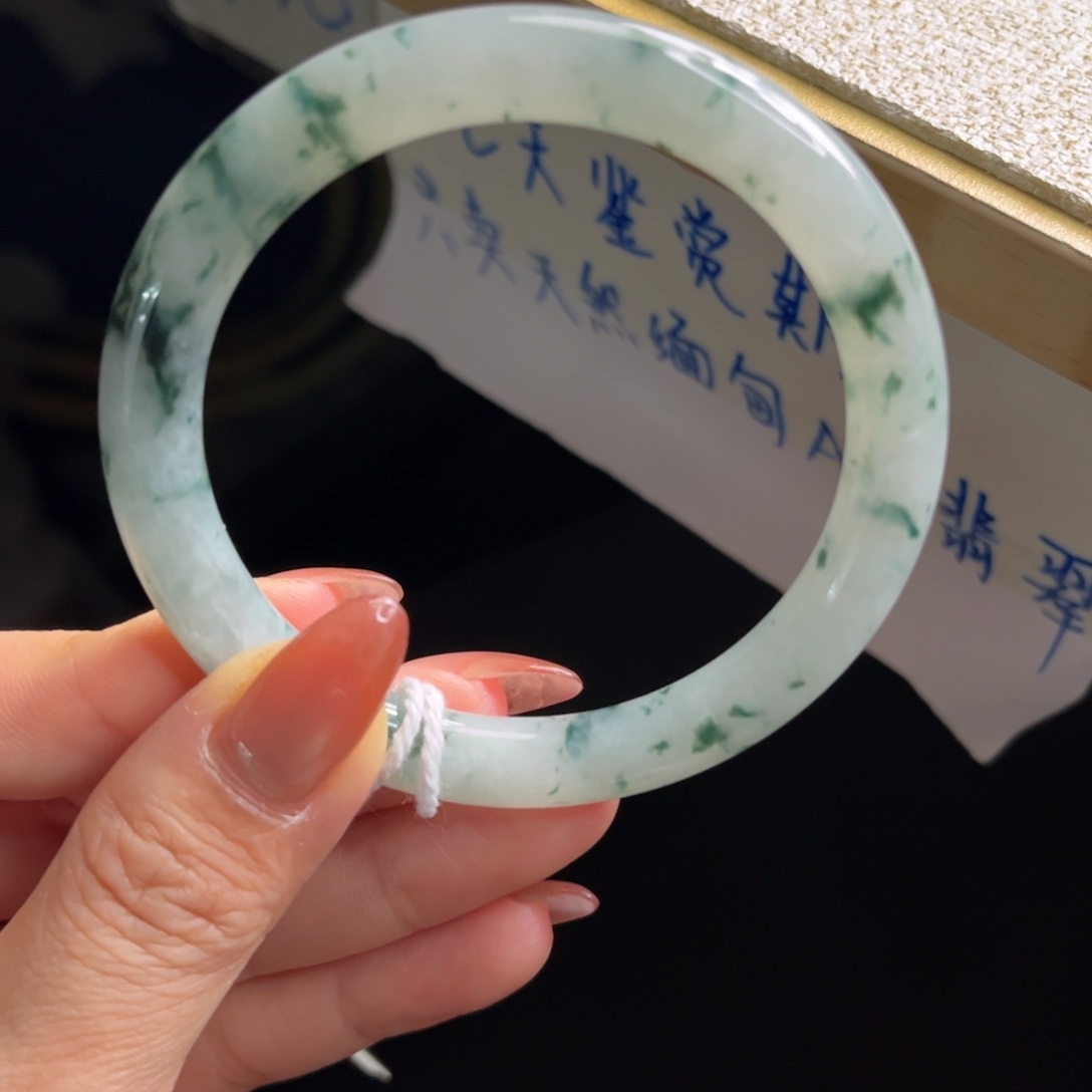 翡翠未镶嵌手镯手镯