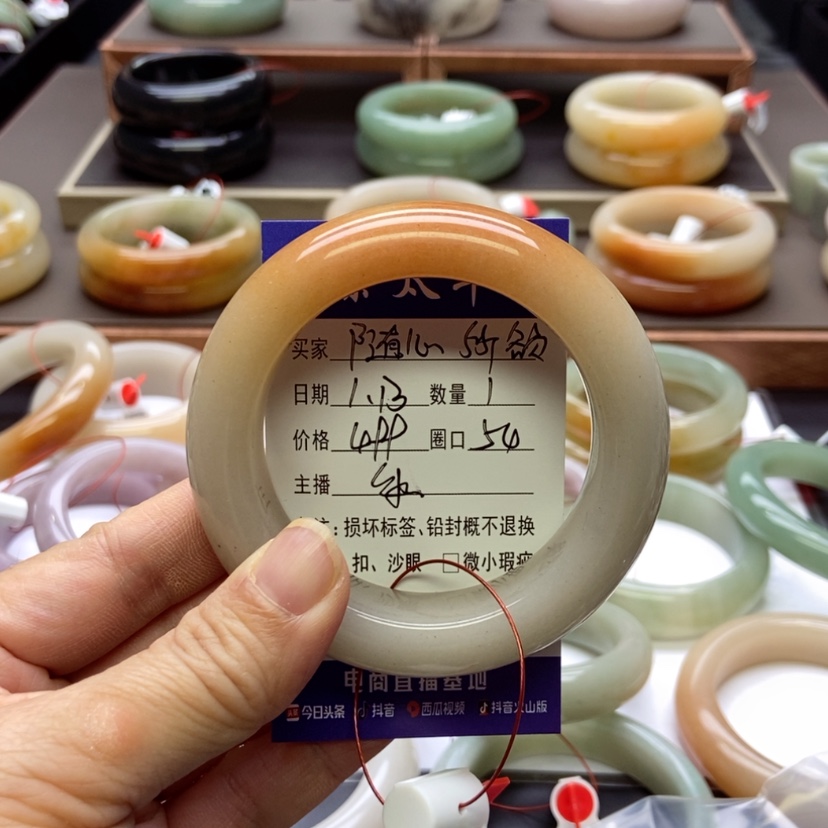 【闪购商品】石英质玉手镯未镶嵌随***欲