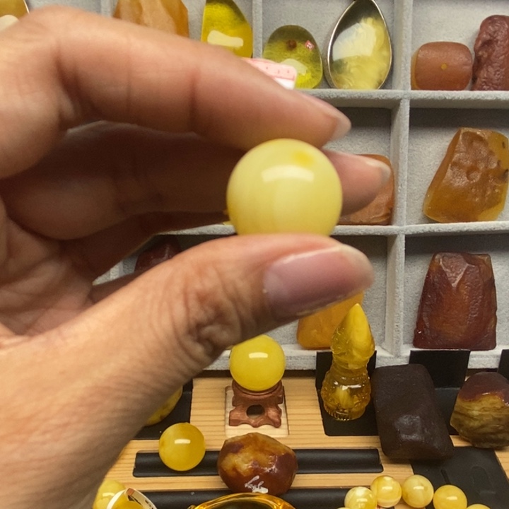 琥珀未镶嵌裸石原石