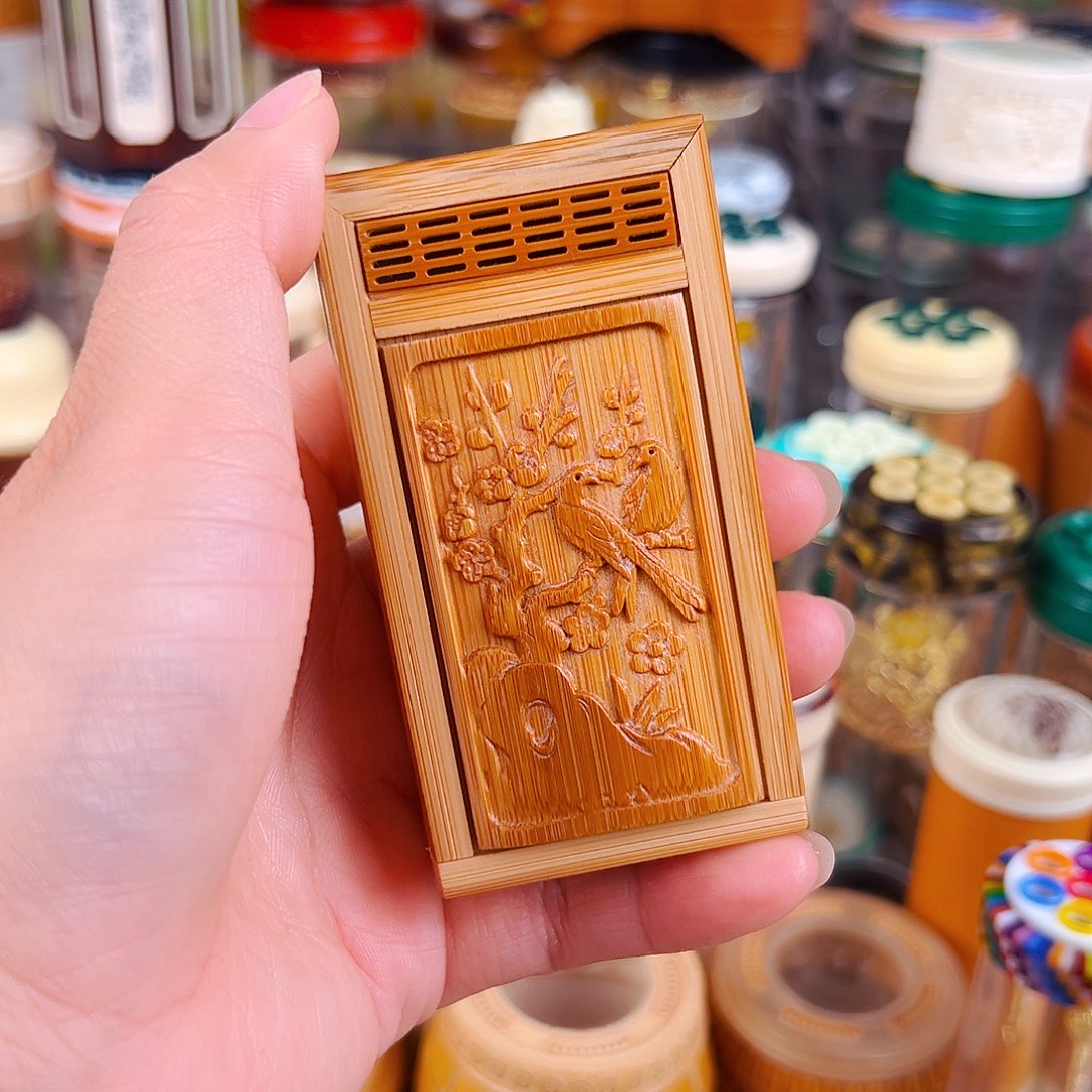 喜上眉梢竹林金钟盒配竹蛉