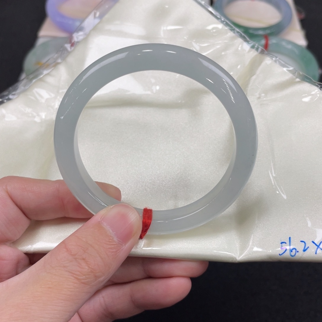 翡翠手镯未镶嵌56.2正圈