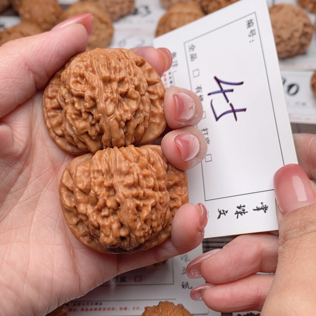 文玩核桃吊坠44楼子45