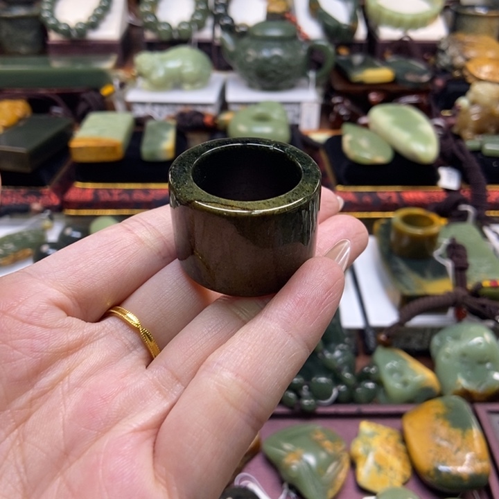 未镶嵌戒指岫岩河磨玉（透闪石质玉）-**师