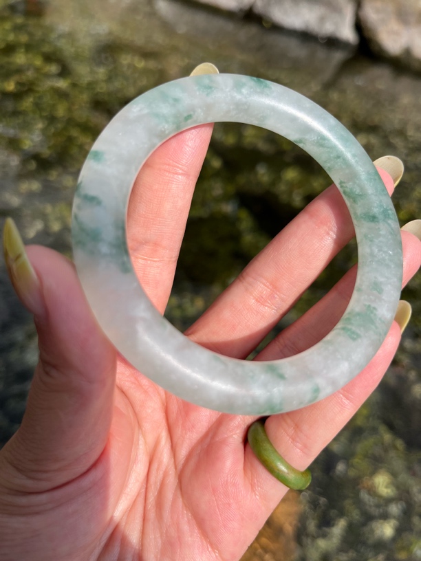 A货冰种飘花圆条设计灵动自然