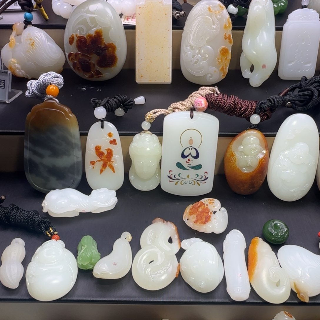 和田玉未镶嵌车挂