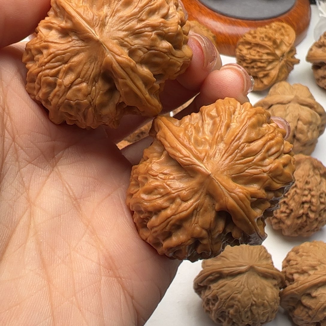 文玩核桃吊坠山***呀黄松峪