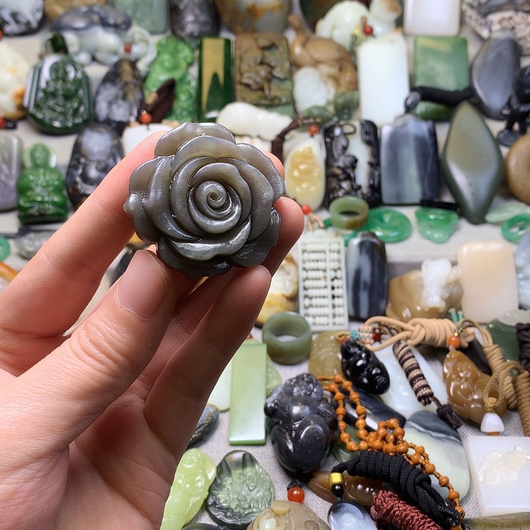 和田玉颈饰未镶嵌