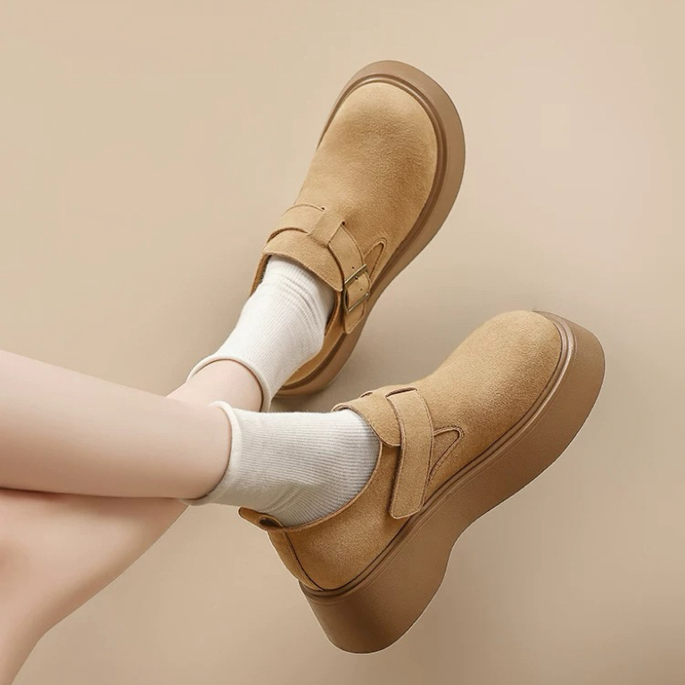 君君厚底勃肯鞋跟高4.5厘米