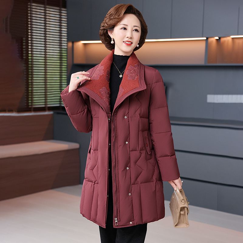 雪中飞妈妈冬装羽绒服中长款2025新款时尚冬季加厚加绒保暖外套女