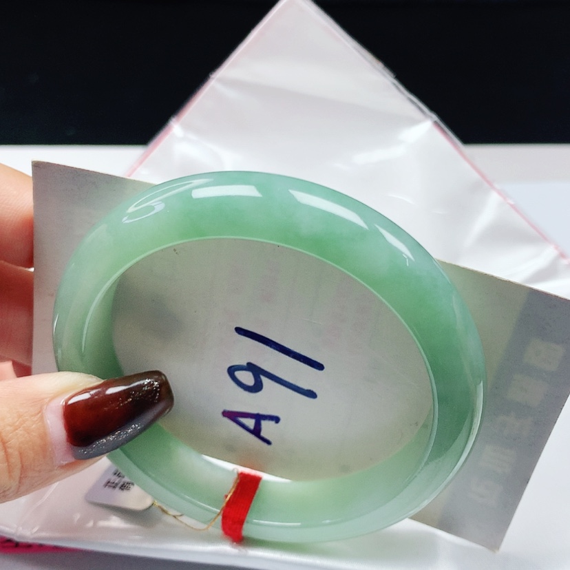 【闪购商品】翡翠手镯未镶嵌 正圈56+