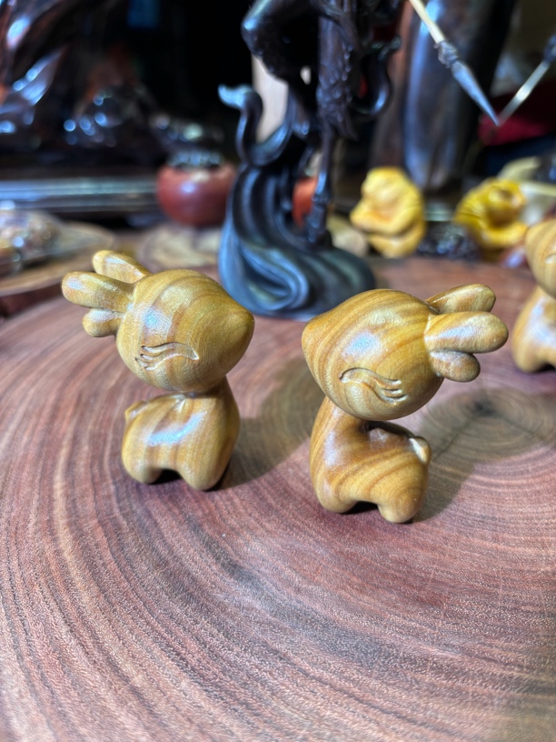 一物一拍绿檀原木摆件小lv