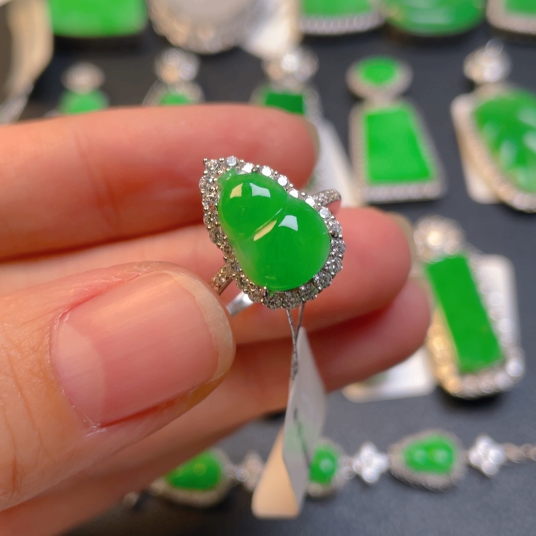 翡翠银S925镶嵌颈饰戒指