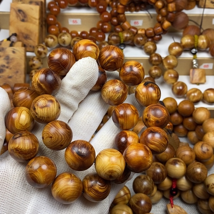 无***蚩柏木（崖柏）瑕疵1.8对眼龙胆瘤疤沉水