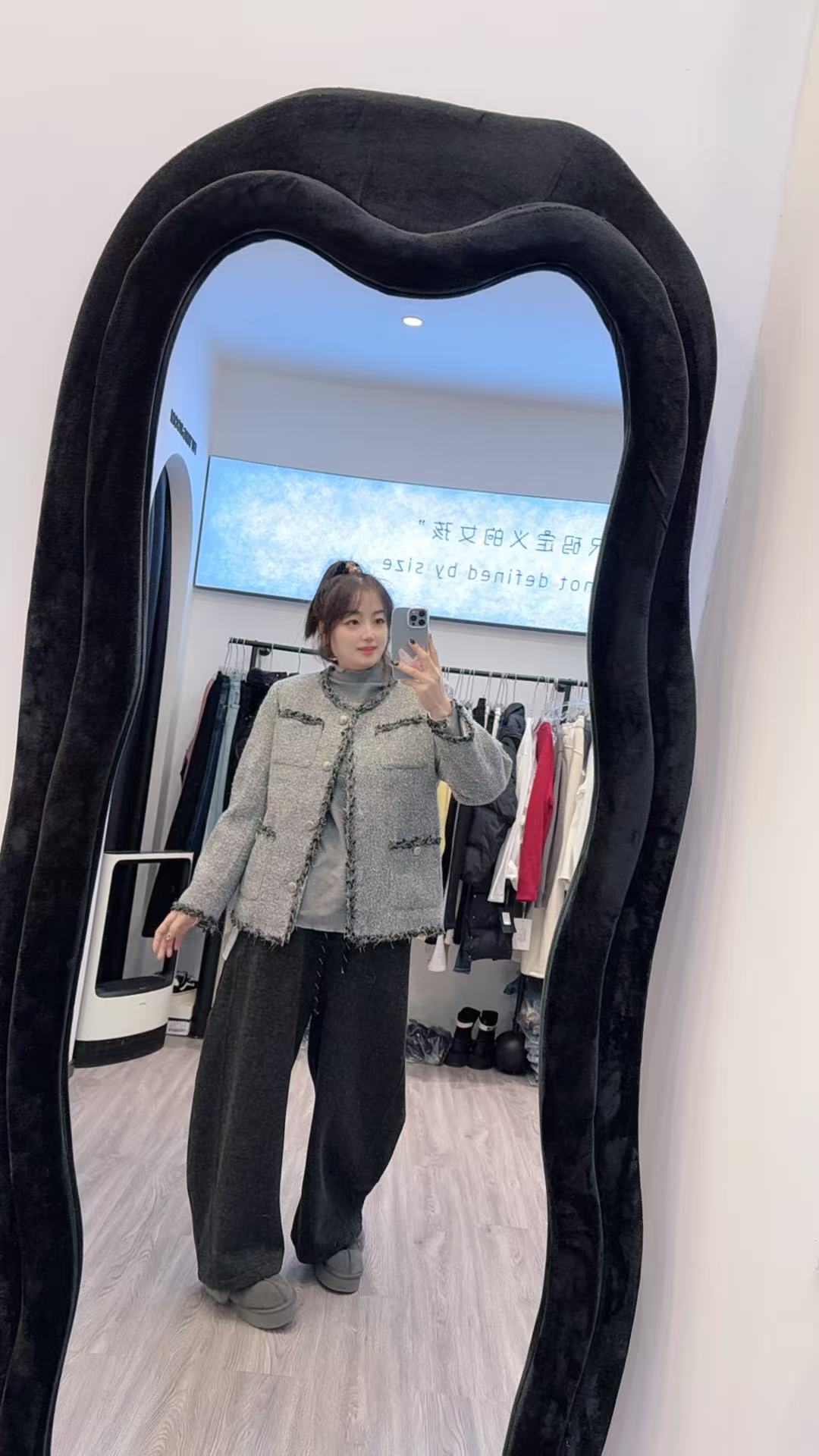 2025广州9号9004欧货小香风羽绒服