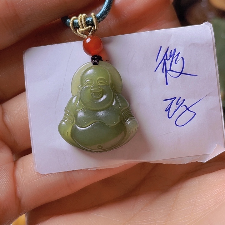 未镶嵌岫岩河磨玉（透闪石质玉）把件