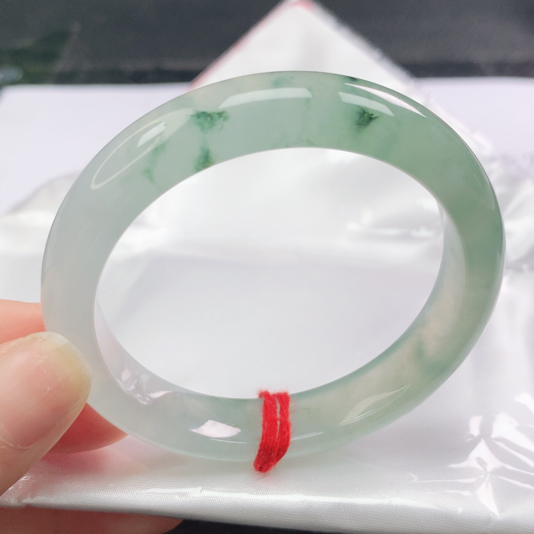 翡翠未镶嵌手镯正