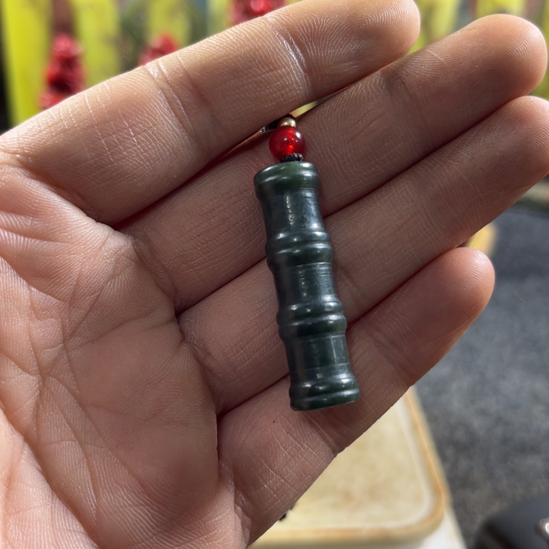 和田玉挂件未镶嵌何*