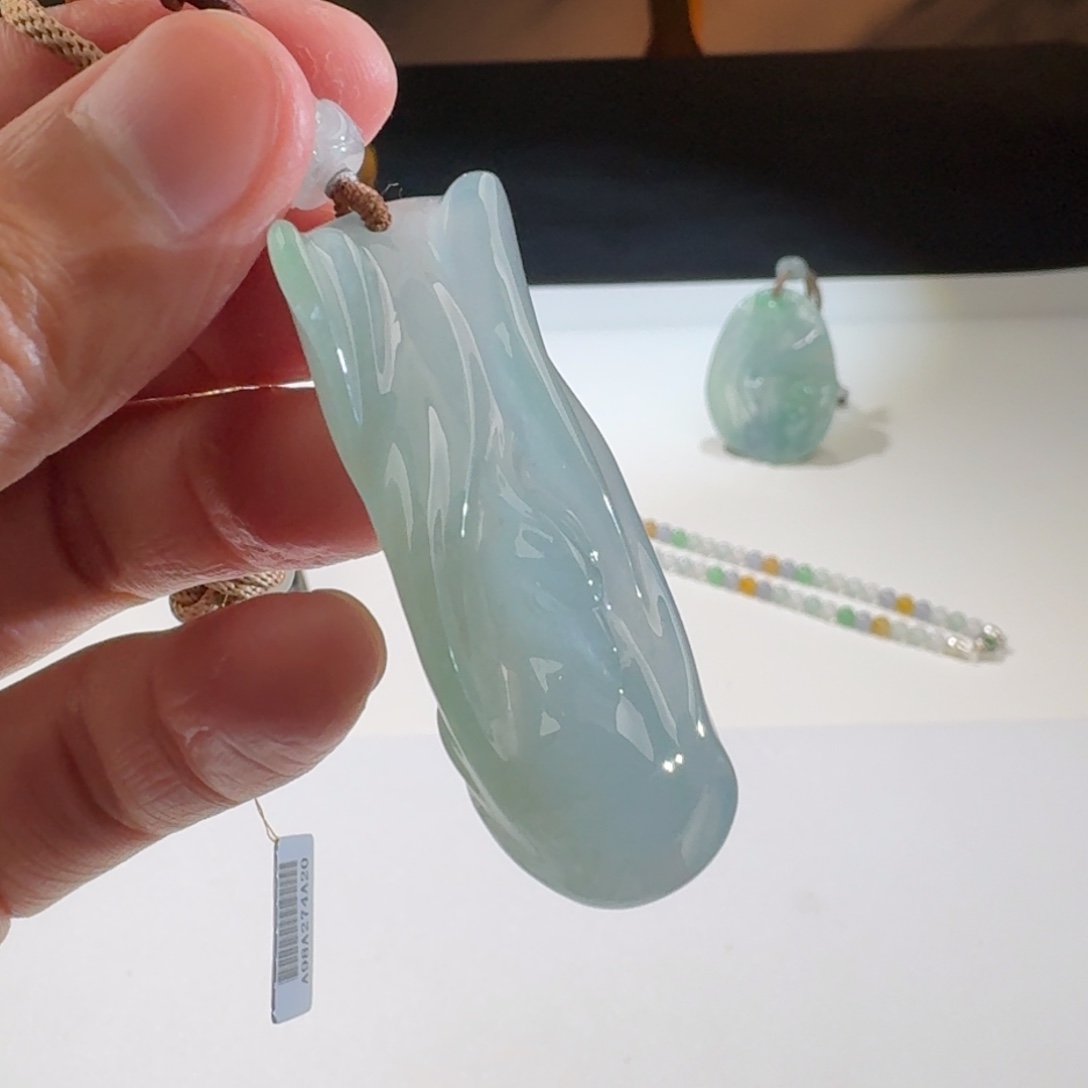 翡翠颈饰未镶嵌帅