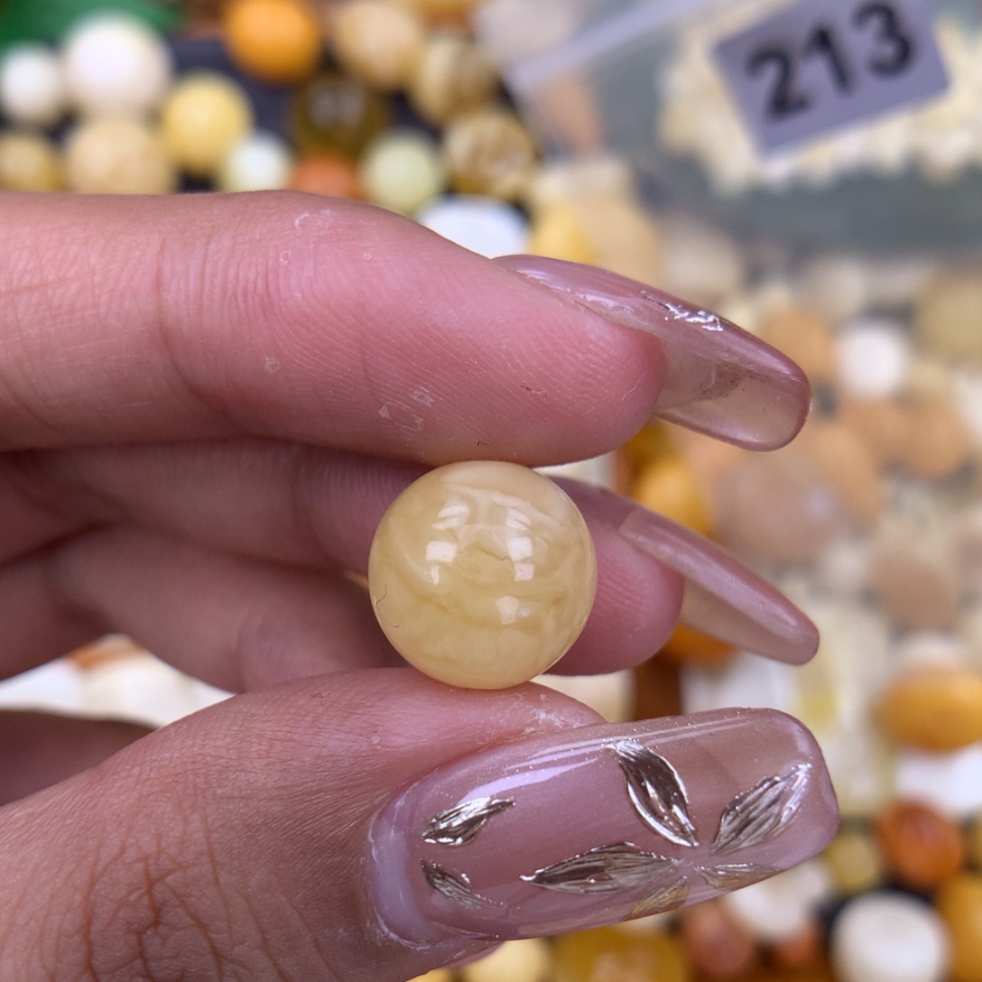 未镶嵌琥珀珠宝奇石12