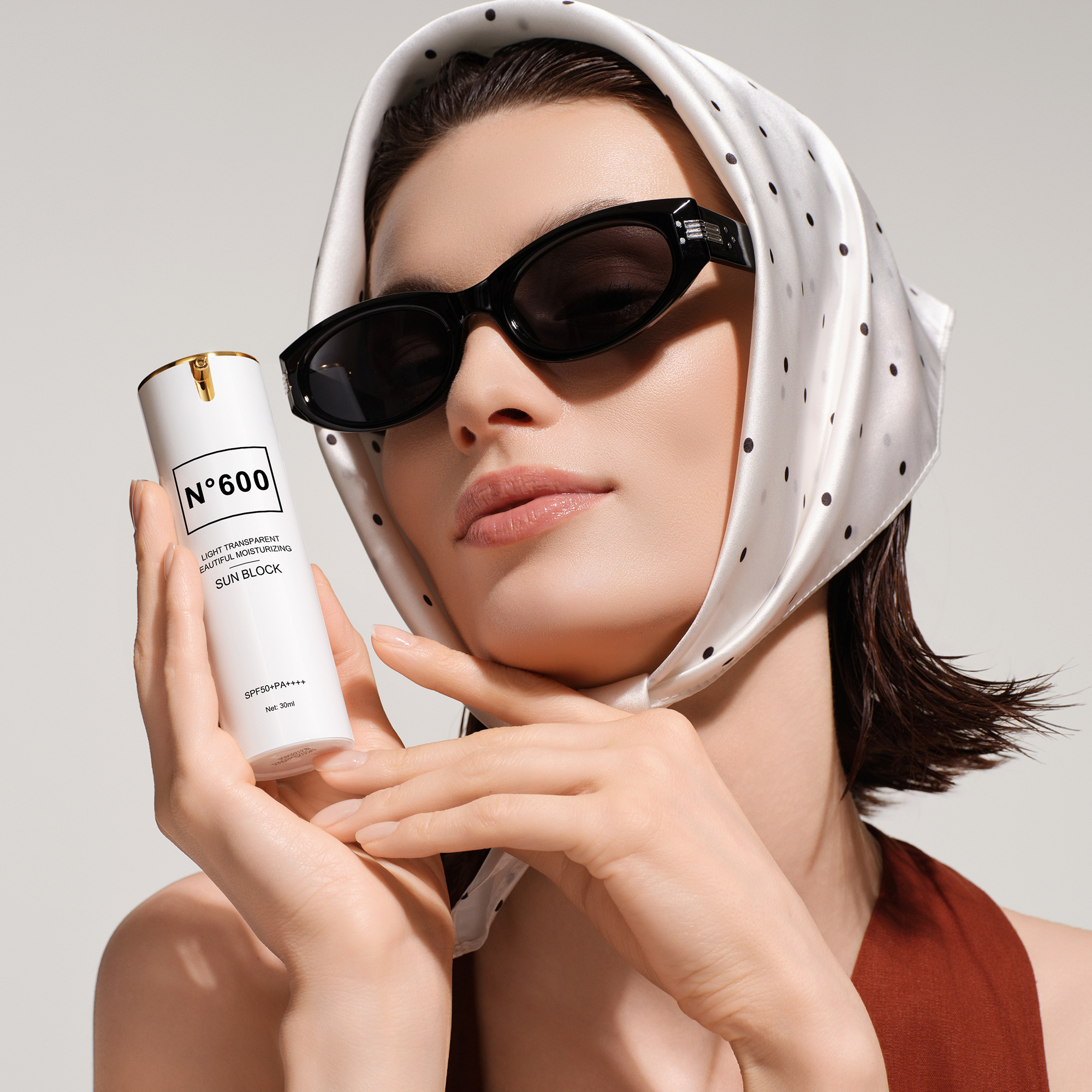 N°600轻透靓颜水润防晒乳30ml