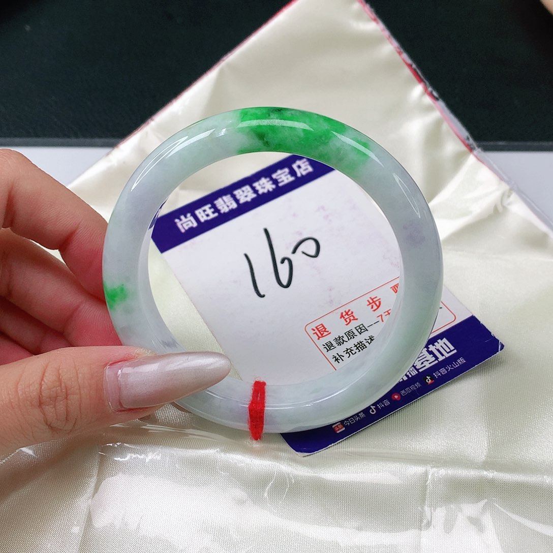 翡翠手镯未镶嵌翡翠12